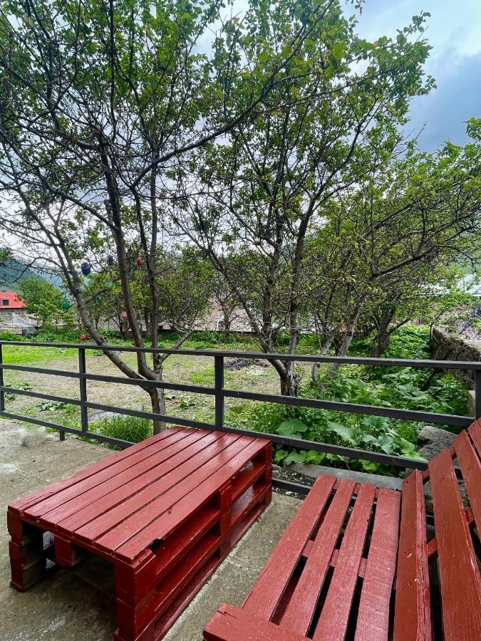 Hotel Piligrim Kazbegi Extérieur photo